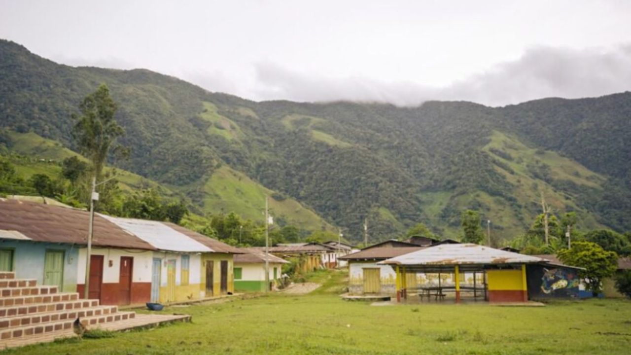 Población civil y viviendas en riesgo por operaciones militares en zona rural de Ituango