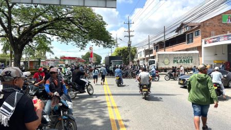 ¿Habrá acuerdo? Gobierno y mineros se sentarán para ponerle fin al paro en el Bajo Cauca Bloqueos por paro minero en Antioquia afectan vía a la costa Caribe y dejan un joven herido