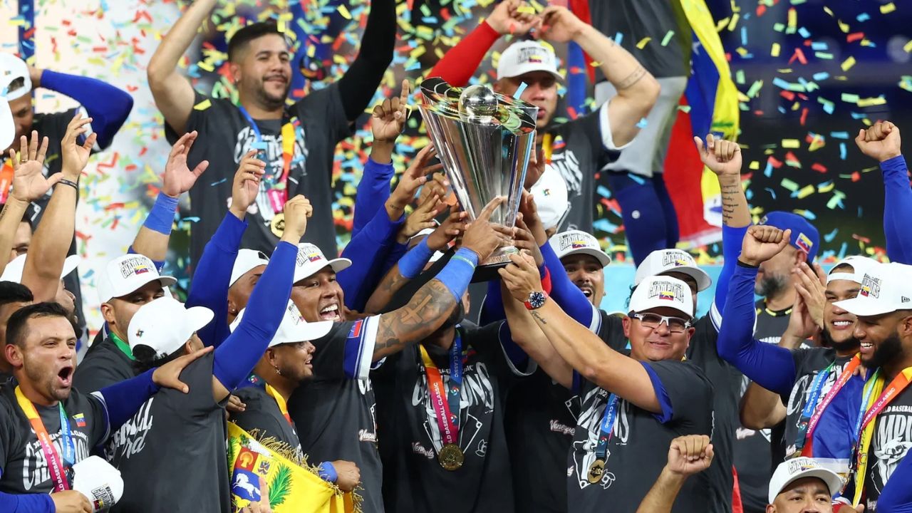 Gloria para Venezuela: conquista su primer Clásico Mundial de béisbol luego de vencer a Estados Unidos Venezuela hace historia en el béisbol: es campeón mundial luego de vencer 3-2 a EE. UU. en una final de infarto
