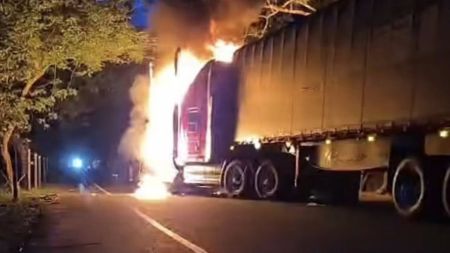 No se levantará el paro hasta que no terminen las alteraciones al orden público en el Bajo Cauca Ataques a camiones agravan crisis del paro minero en el Bajo Cauca