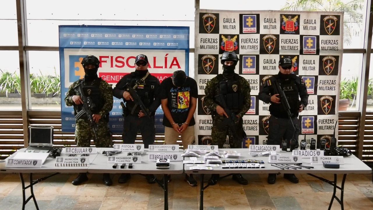 Ejército Nacional desmantela central de comunicaciones del Clan del Golfo y captura a presunto integrante en el Oriente antioqueño