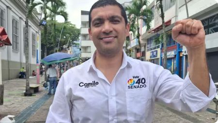 Juez legaliza la captura de excandidato al Senado y cuatro expolicías por nexos con alias "Papá Pitufo"