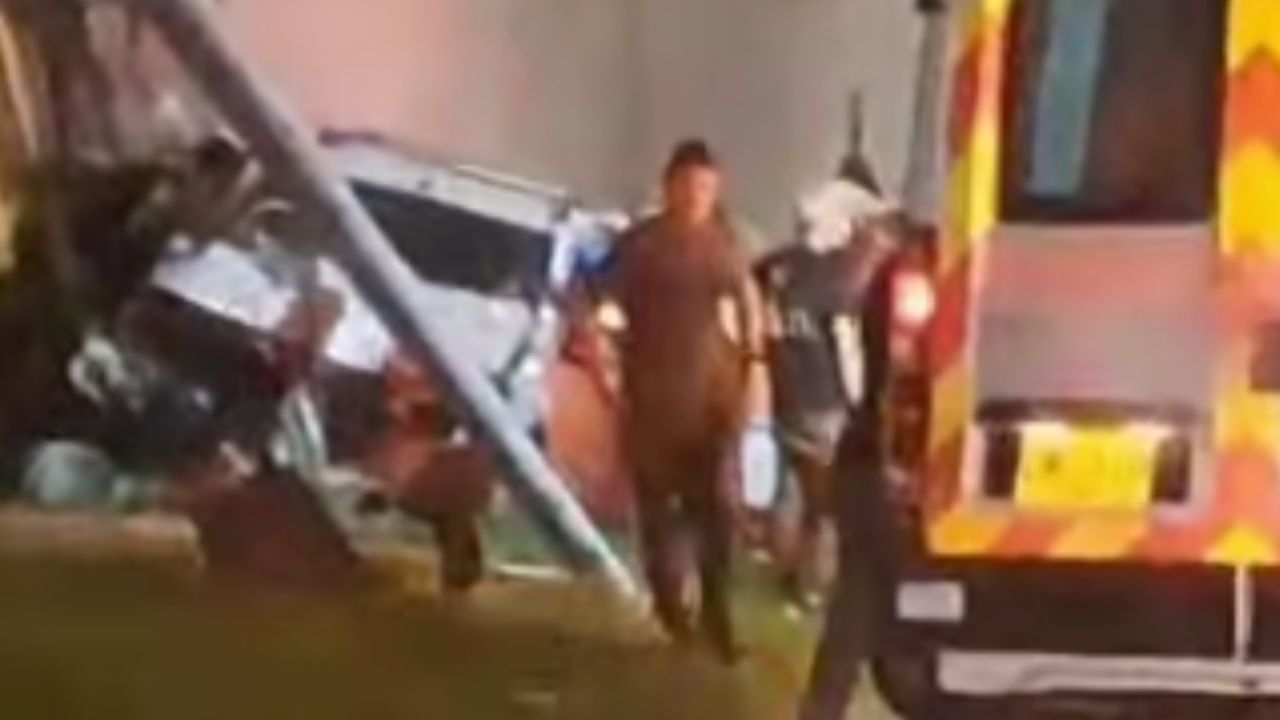 Accidente en la Regional, vehículo terminó incrustado en la estación Metro de Sabaneta