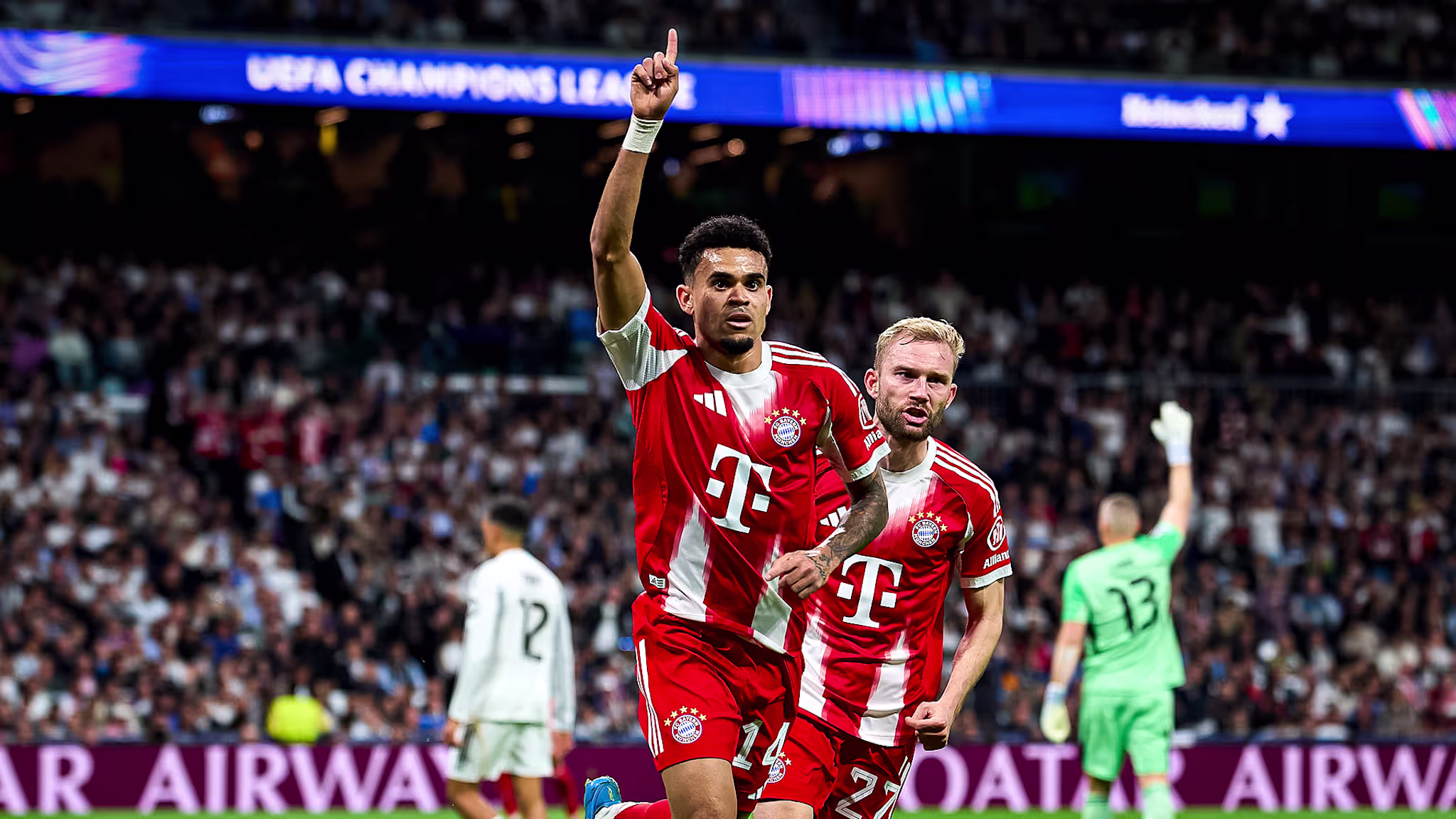 Con gol de Luis Díaz, el Bayern silencia el Bernabéu y golpea al Real Madrid en Champions