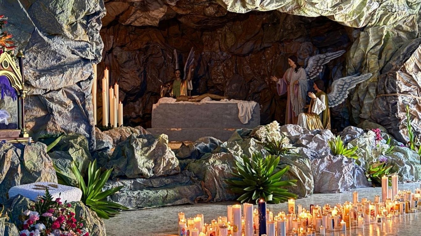 Caramanta extiende durante un mes la exposición de su Santo Sepulcro inmersivo tras la Semana Santa