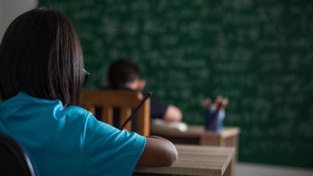 Once docentes de la vereda El Roblal en Briceño, continúan desplazados y dictan clases virtuales