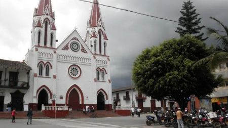 Denuncian amenazas contra un concejal y una lideresa ambiental en La Ceja