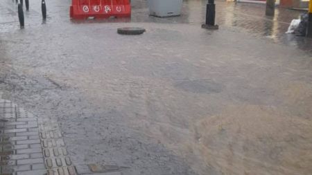 En Rionegro fuertes lluvias provocan desbordamientos de fuentes hidrícas y bloqueos viales