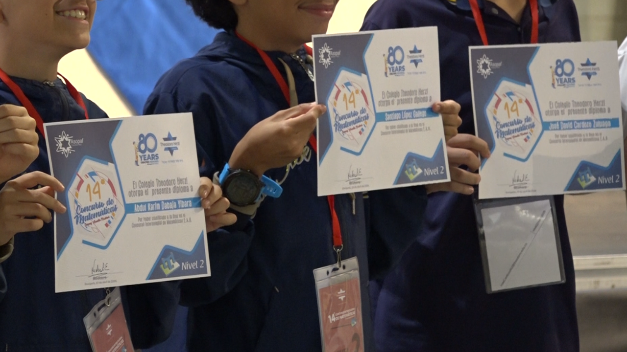 Concurso anual del Colegio Theodoro Herzl pone a prueba el talento matemático de los jóvenes