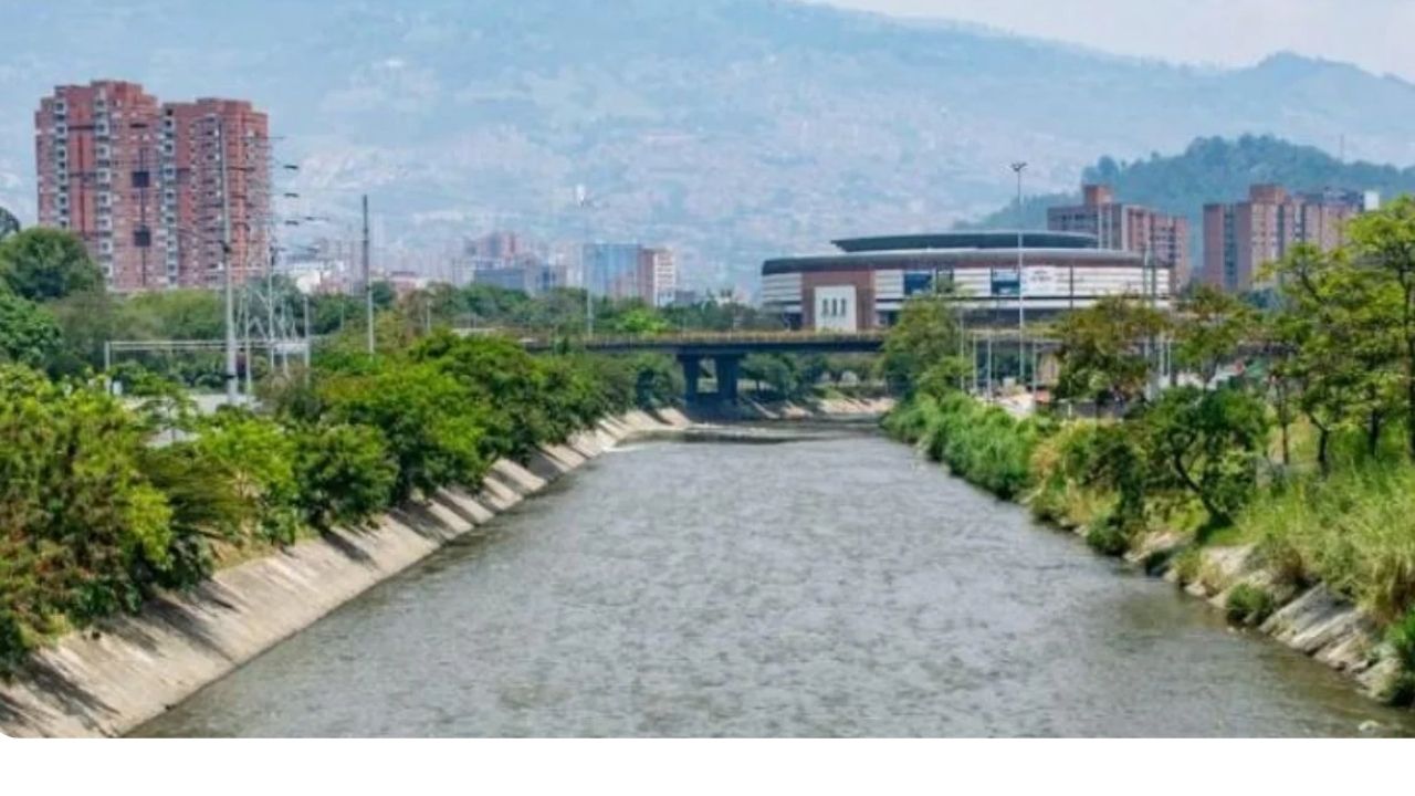 Río Medellín bajo intervención: continúan trabajos en puntos críticos del sur de la ciudad