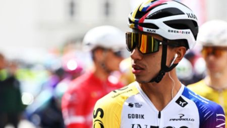 Egan Bernal se mantiene sólido en el 'Top 5' tras una etapa de alta tensión en el Tour de los Alpes