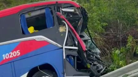 Bus que venía para Medellín terminó volcado y dejó dos mujeres muertas y varios heridos