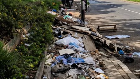 Un cadáver tirado al lado de un basurero fue encontrado en el barrio Moravia de Medellín