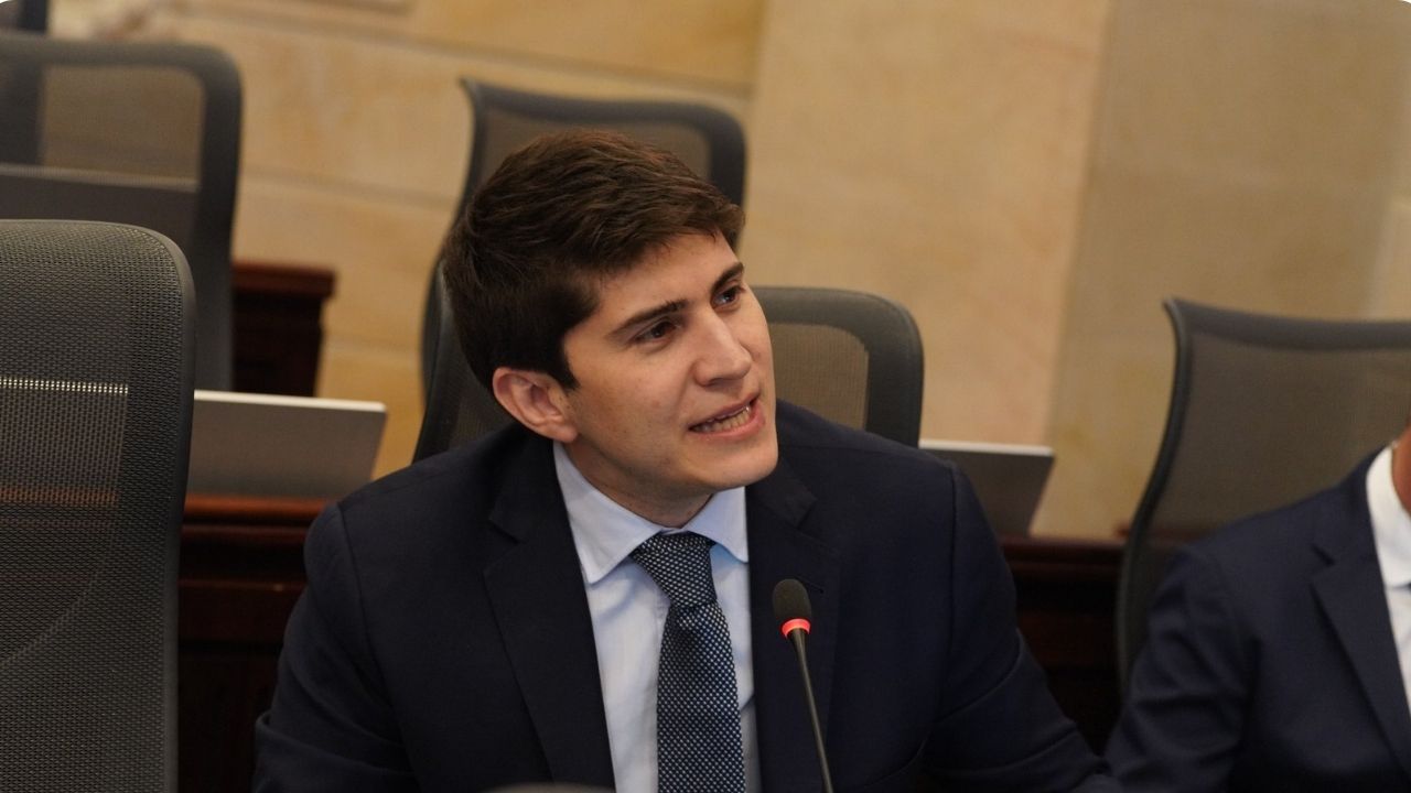 En medio de los escandalos de la UNGRD, Wadith Manzur dejó de ser parte de la Comisión de Acusaciones de la Cámara