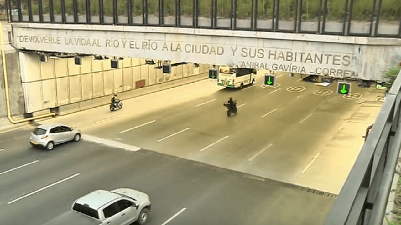 ¡Ojo conductores! Movilidad reducida en el Soterrado de la Autopista Sur por vehículo varado