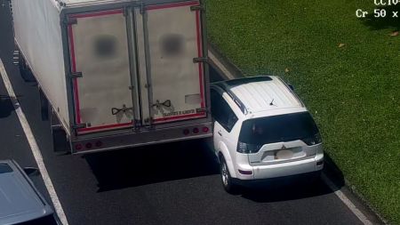 ¡Atentos, conductores! Choque en la Autopista Sur genera fuerte congestión a la altura de Leonisa
