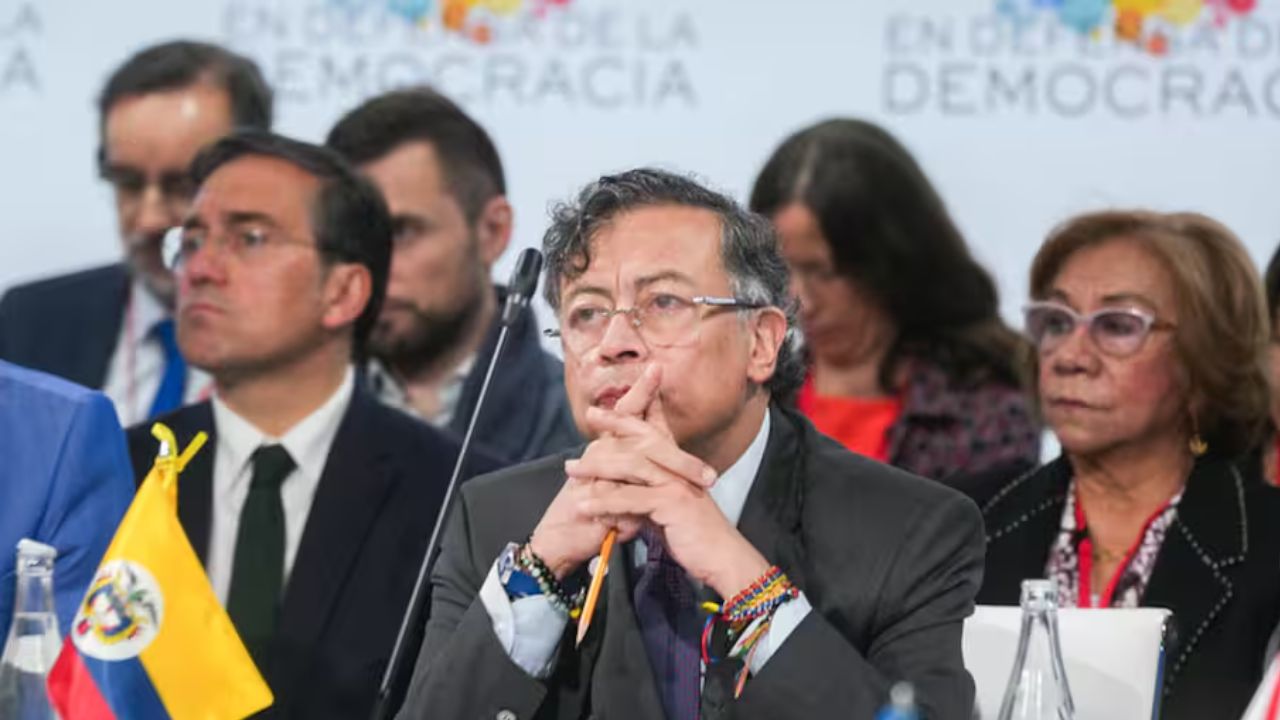 A 37 días de las elecciones, Gustavo Petro ordenó a todos los ministerios pautar los logros de su gobierno "de forma expresa y urgente"