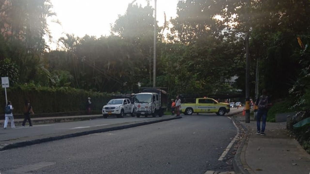 ¡Atención conductores! Reporte de movilidad: cerrada la calle 10 con carrera 32B
