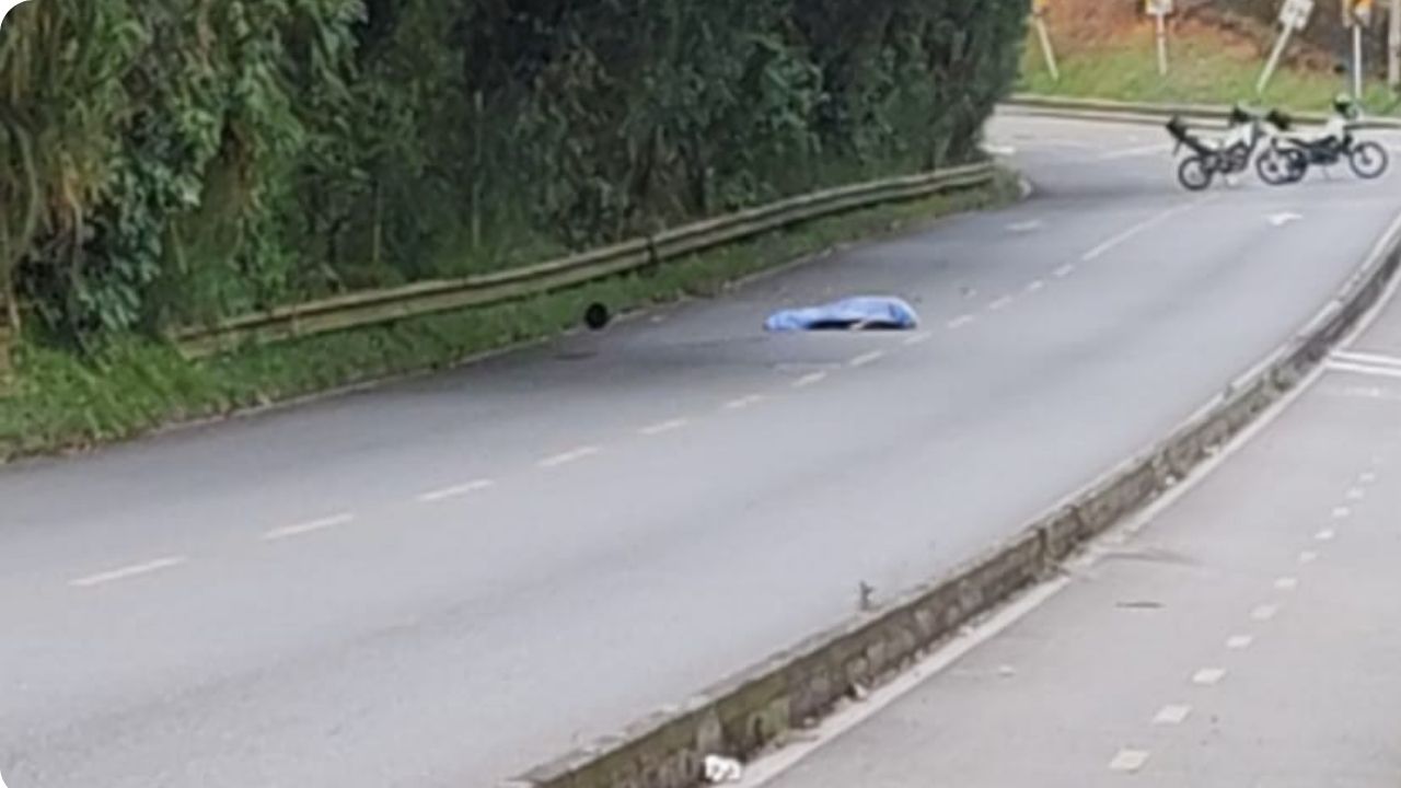 ¡Váyase por otro lado! Paso restringido en Ditaires hacia San Antonio de Prado por un siniestro con fallecido