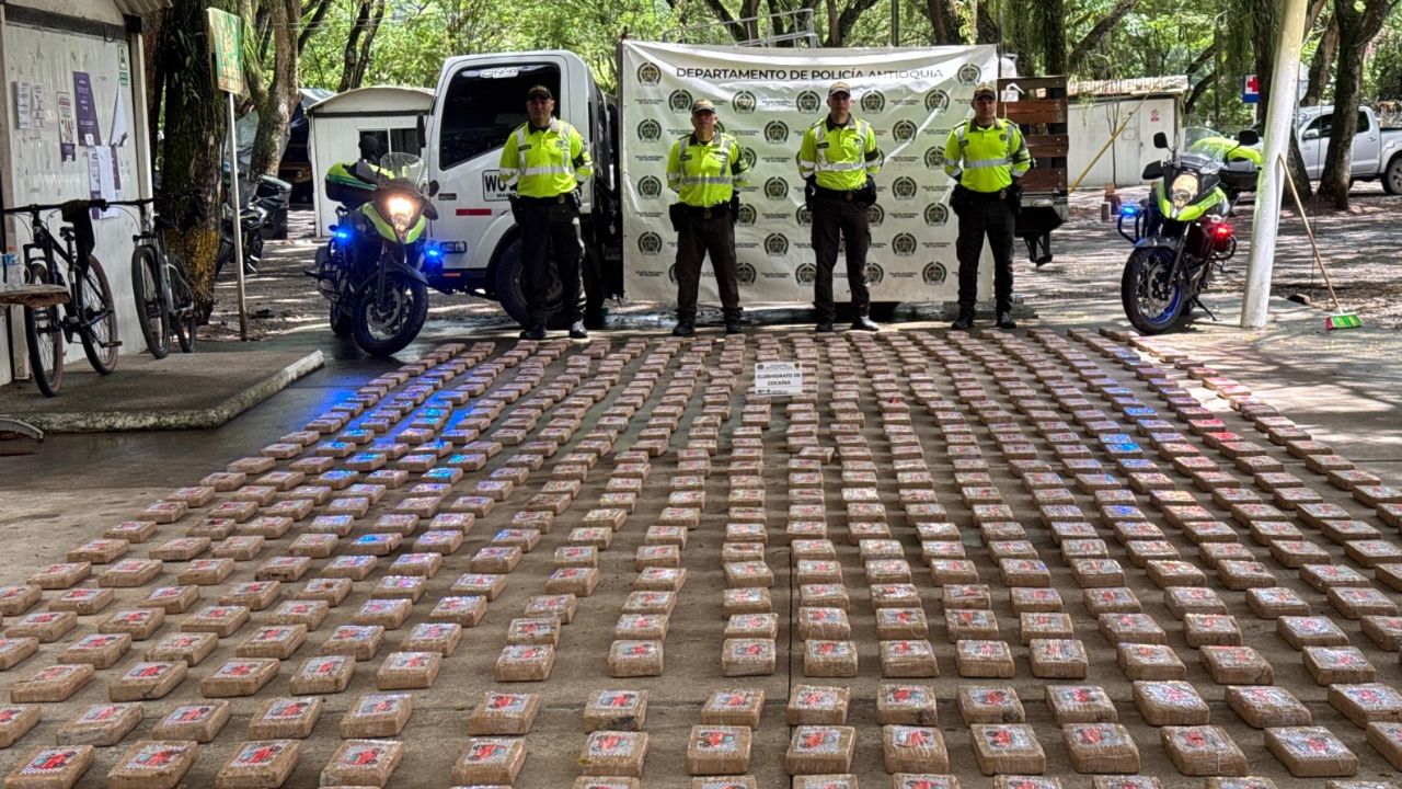 ¿Dónde están? Encuentran gran cantidad de drogas en una camioneta en Jericó, se 'volaron' los implicados