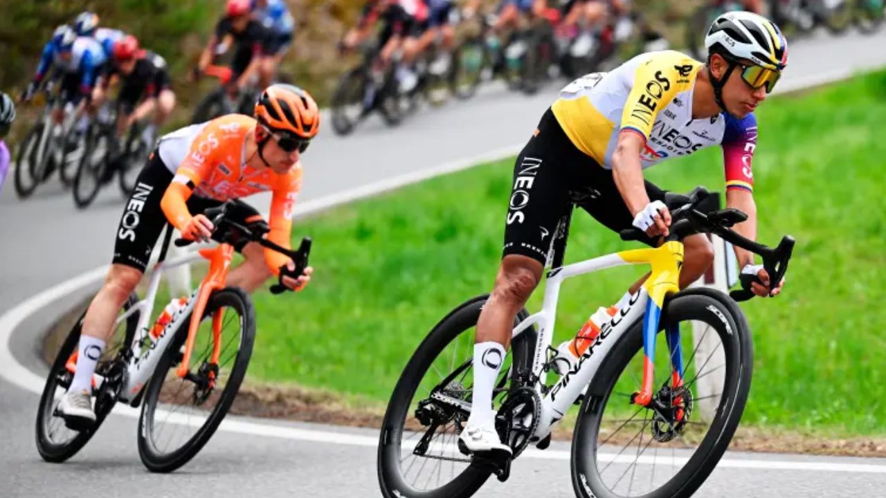 ¡A 10 segundos del líder! Gran resultado de Egan Bernal en el Tour de los Alpes