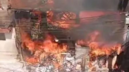 Una pipeta de gas habría causado el gran incendio en sector de Manrique que se había inundado WhatsApp Image 2026 04 12 at 7.32.13 PM