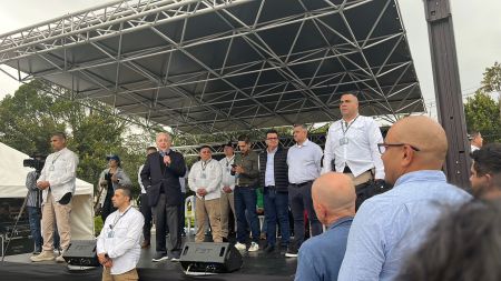 Expresidente Uribe acompañó a Paloma Valencia en la Plaza Porvenir de Rionegro