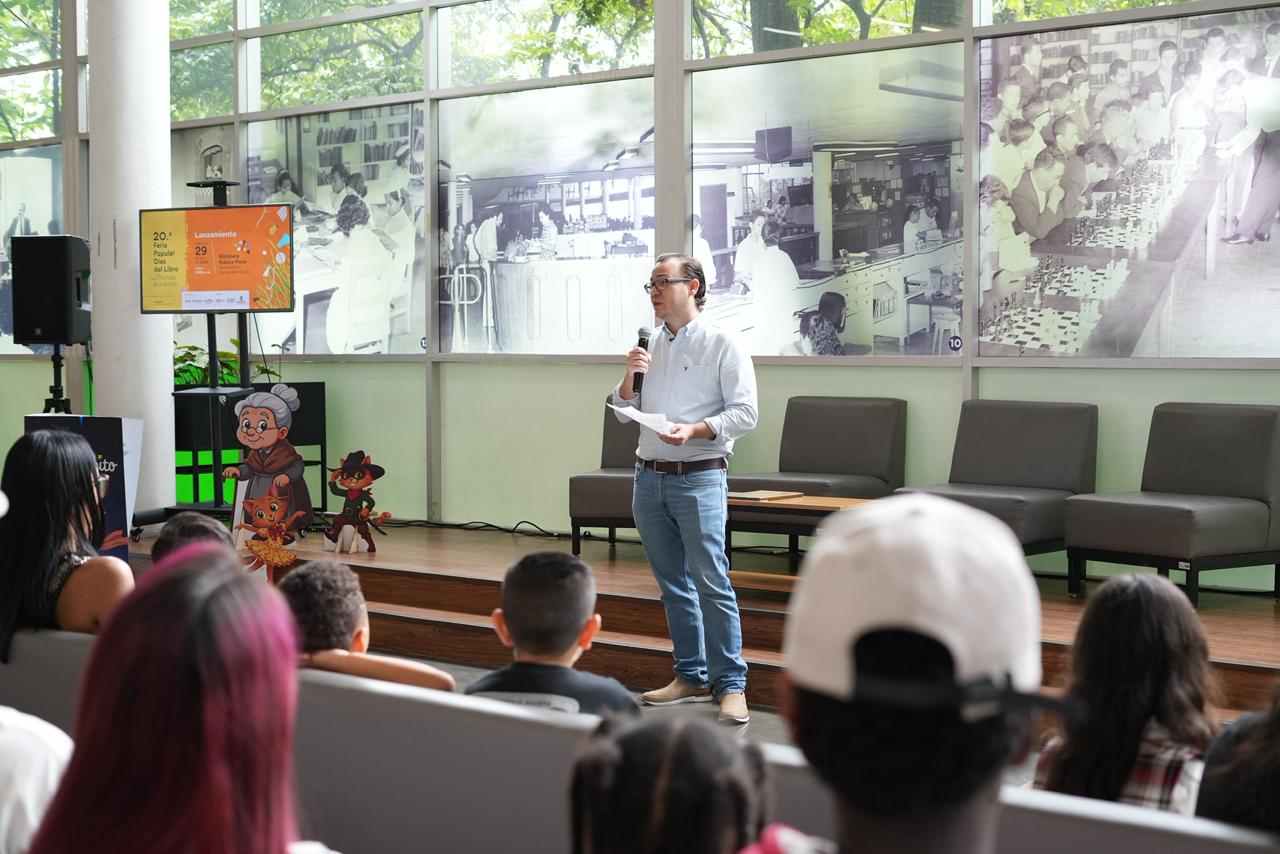 Feria Popular Días del Libro celebra 20 años exaltando a los libreros de Medellín