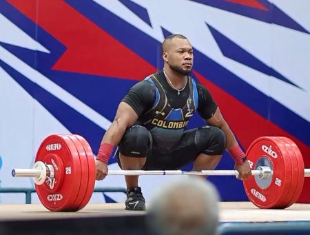 Yeison López hace historia: oro y triple récord mundial en el Panamericano de Pesas en Panamá