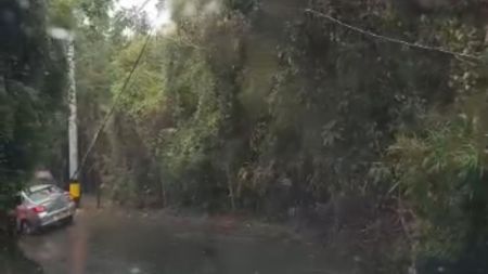 VIDEO: Siguen los reportes de los daños por lluvias: cables caídos en plena vía en Santa Elena Cables en Santa Elena