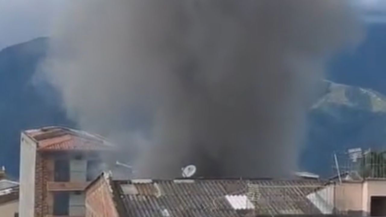 ¿Por dejar una veladora prendida? Un adulto mayor terminó grave por incendio en su vivienda en Ituango