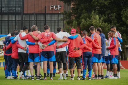 Continúa la concentración de la Selección Colombia para alistar maletas para el Mundial Los jugadores de la Selección Colombia se han ido uniendo al grupo concentrado en Bogotá, durante la semana llegará el resto