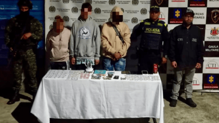 Con droga, dispositivos y efectivo fueron capturadas tres personas que serían integrantes del grupo armado 'El Mesa'