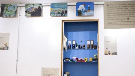 Medallas entregadas por exmilitares a víctimas de falsos positivos ahora hacen parte de una exposición en Granada KATH NO ENTER 100