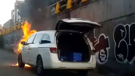 VIDEO: Una camioneta se incendió en la glorieta Bulerías y genera congestión en el occidente de Medellín KATH NO ENTER 2026 05 28T063909.187