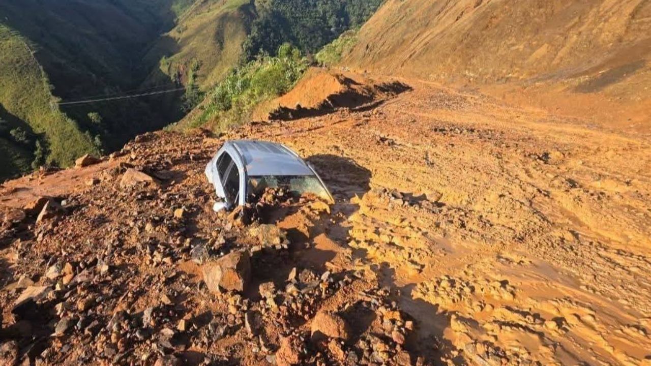Ciudad Bolívar carro atrapado