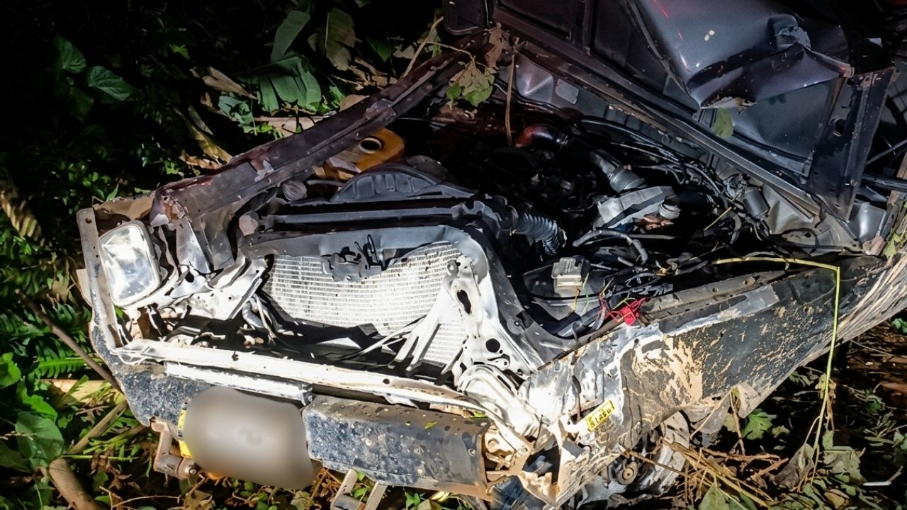 Un carro rodó 20 metros por una pendiente zona rural de Andes, Suroeste Antioqueño