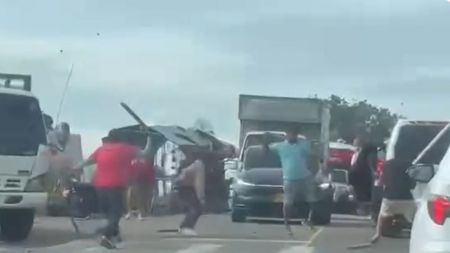 Varias personas se enfrentaron a "palazos" en la vía Marinilla - El Peñol