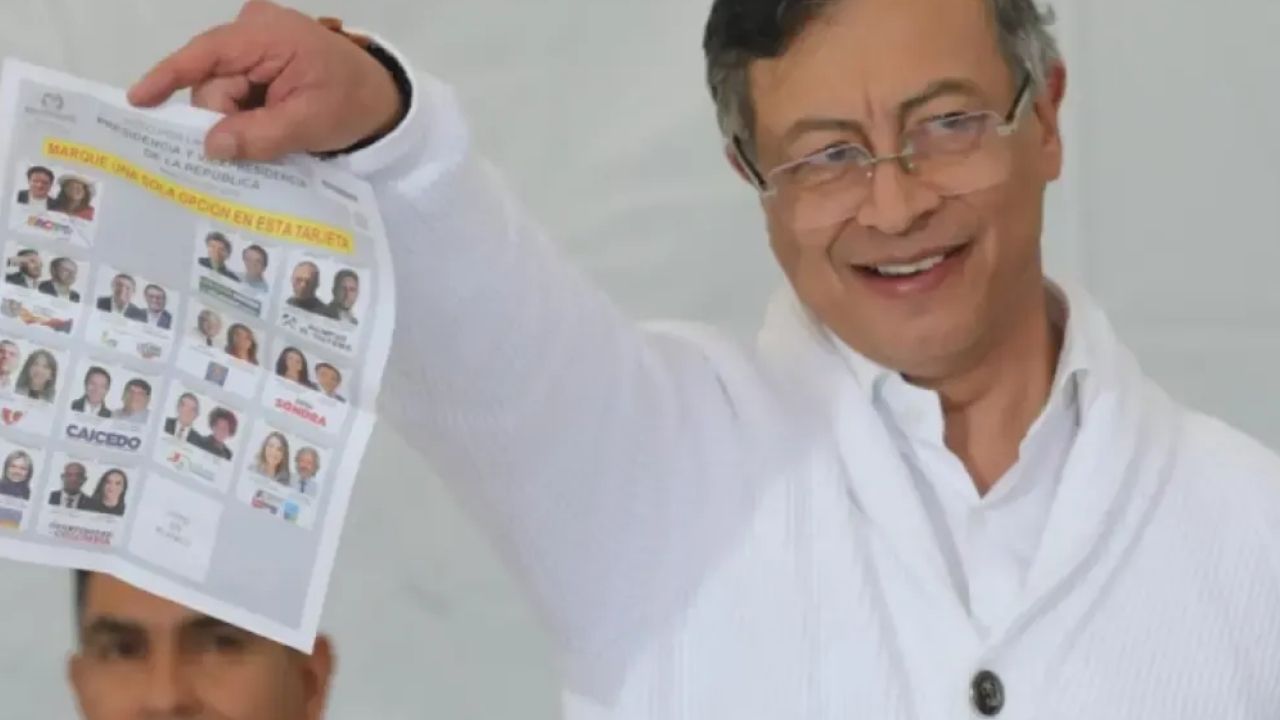 MOE y Procuraduría se pronuncian luego de la que Petro mostrara su voto frente a las cámaras
