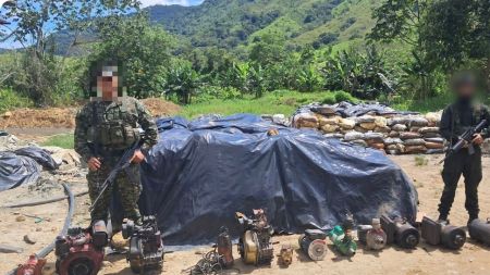 Nuevo golpe a la minería ilegal del Clan del Golfo; operativo en San Roque le deja pérdidas al grupo ilegal por más de 110 millones de pesos Nuevo golpe a la minería ilegal del Clan del Golfo; operativo en San Roque le deja pérdidas al grupo ilegal por más de 130 millones de pesos