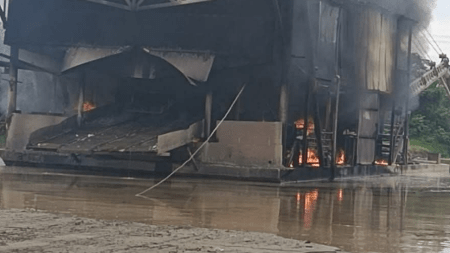 En zona minera de El Bagre, destruyen draga que pertenecería a el Clan del Golfo
