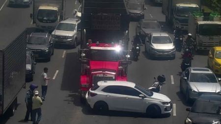 Reportan movilidad reducida en la Autopista Sur a la altura del Puente Guayaquil por un siniestro vial