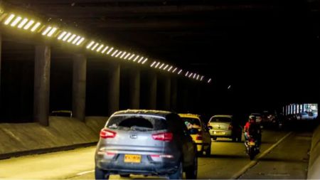 Atención conductores: está cerrado el deprimido de Villanueva en el centro de Medellín por siniestro vial