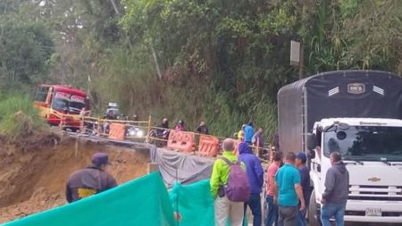 Por culpa de un camión que se quedó varado está cerrada la vía Fredonia – Camilo C, Suroeste Antioqueño