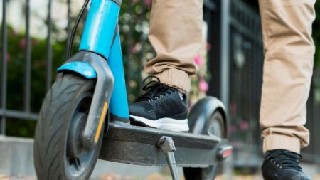 Patinetas y ‘scooters’ eléctricos tendrán nuevas reglas en Colombia: MinTransporte presentó propuesta