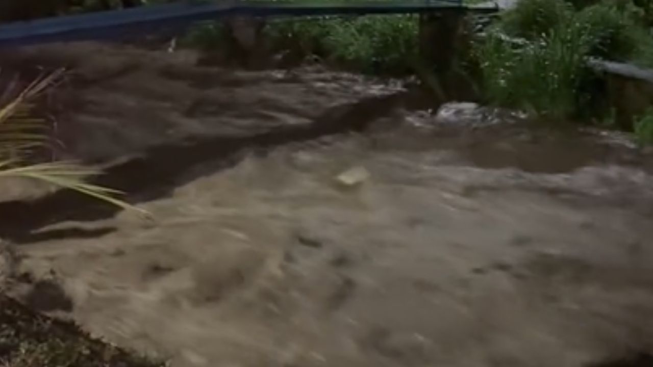 VIDEO: Creciente súbita en Ciudad Bolívar: aumenta el caudal en varias quebradas