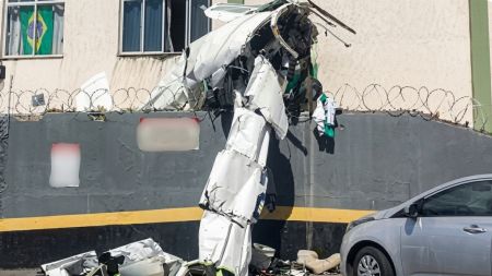 EN VIDEO: Una avioneta se estrelló contra un edificio en Brasil y dejó dos muertos: el piloto reportó dificultades poco después de despegar