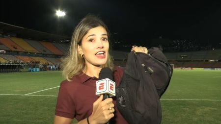 VIDEO: A periodistas que estaban cubriendo el partido DIM vs Flamengo le quemaron parte de sus equipos Periodistas de brasil