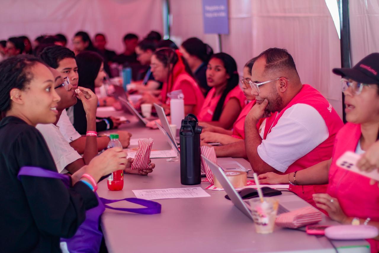 Más de 25 empresas llegan a Guayabal con vacantes y contratación en sitio para jóvenes
