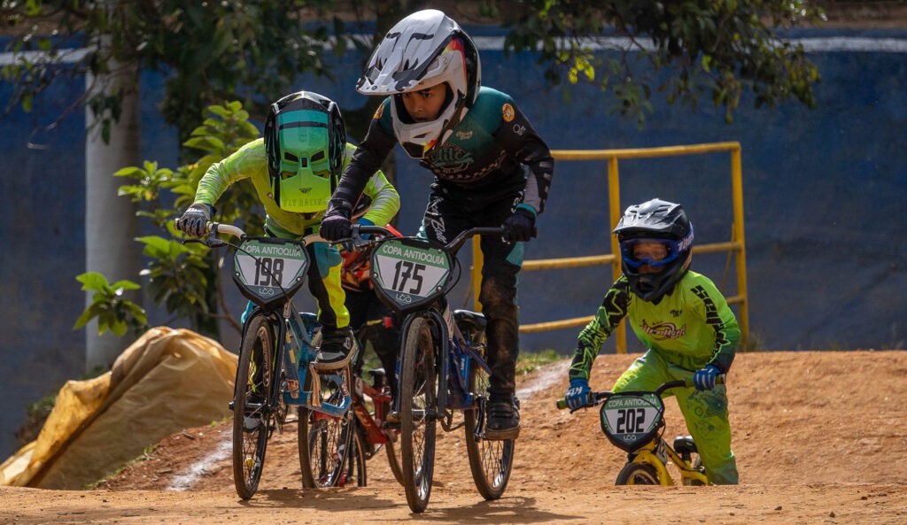 El departamento volvió a mostrar su potencia en el BMX: más de 500 pilotos vivieron la V válida de la Copa Antioquia Con más títulos, Envigado dominó una intensa jornada de BMX en Antioquia